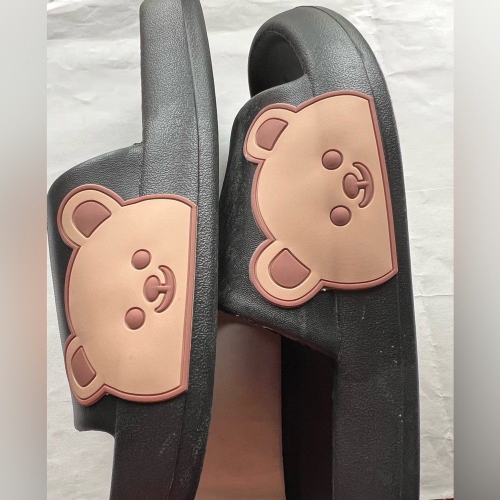 SHEIN Sandals with Teddy Bear Size 8 NWT